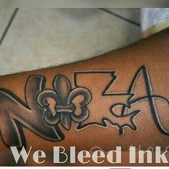 We Put on for out City here at #WeBleedInk Tattoo Shop Located in New Orleans . New Orleans Saints Tattoo Ideas, New Orleans Saints Tattoo, Saints Tattoo New Orleans, Louisiana Inspired Tattoos, Cajun Tattoo Ideas, New Orleans Themed Tattoos, 504 Tattoo Ideas, Louisiana Tattoo Ideas Men, 504 Tattoo