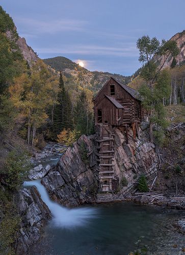 Crystal Mill Colorado, Mountain Hut, Old Cabins, Colorado Adventures, Cottage Style Homes, Adventure Awaits, Abandoned Places, Landscape Photos, Most Beautiful Places