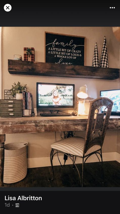 Western Boho Home Office, Computer Desk In Entryway, Rustic Desk Organization, Small Wall Office Space, Country Desk Ideas, Rustic Small Office Ideas, Rustic Farmhouse Office Decor, Rustic Office Decor Work Spaces, Rustic Home Office Decor