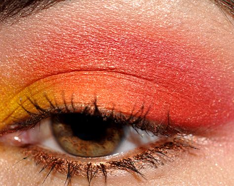 Red Eyeshadow Makeup, Red Eyeshadow Look, Red Makeup Looks, Eye Makeup Cut Crease, Red Eye Makeup, Orange Eyeshadow, Yellow Makeup, Yellow Eyeshadow, Anti Aging Makeup