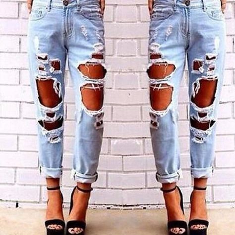 Daily Casual Outfits, Rip Jeans, Jeans Heels Outfit, Jeans With Holes, Ripped Jeans Women, Ripped Denim Jeans, Jeans Grunge, Womens Ripped Jeans, Jeans Outfit Women