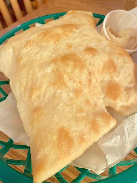 Savory Sopapilla Recipe, Soppapia Recipe, New Mexico Sopapilla Recipe, Stuffed Sopapillas New Mexico, Recipe For Sopapillas, Homemade Sopapillas, Restraunt Recipes, Mexican Cuisine Recipes, Gorditas Recipe