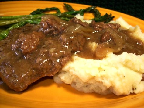 Cubed Steak Recipe, Salisbury Steak With Mushroom Gravy, Steak With Mushroom Gravy, Salisbury Steak Crockpot, Salisbury Steaks, Cube Steaks, Beef Cubed Steak, Homemade Salisbury Steak, Slow Cooker Salisbury Steak