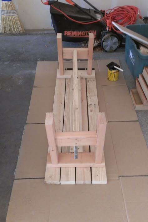 Does it annoy you when you are looking through pinterest and you see a great picture that says something like "plans to make this _____ for... Build A Bench, Diy Bank, Diy Bench, Into The Wood, Woodworking Bench, Wooden Projects, Building Projects, Diy Outdoor Furniture, Into The Woods