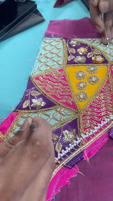 Khatli Work Blouse Design, Khatli Work Blouse, Khatli Work, Cotton Blouse Design, New Saree Blouse Designs, New Blouse Designs, Indian Saree Blouses Designs, Simple Blouse Designs, Hand Work Blouse