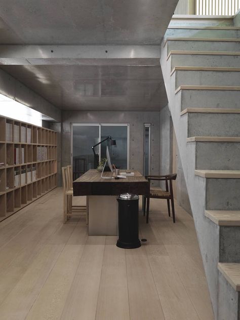 Brutalist Sensibility And Scandinavian Influence For The Home Of Architect Mao Shen Chiang - Nordic Design Concrete Villa, Brutalism Interior, Brutalist Interior, Simple Interior Design, Wood Slat Wall, Modern Kitchen Island, Simple Interior, Island House, Scandinavian Furniture