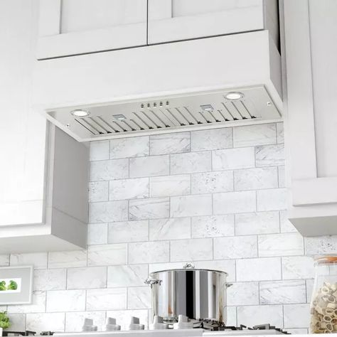 Your Stove Hood Vent Deserves a Little More Thought — Here's Why Combination Wall Oven, Kitchen Ventilation, Amazing Kitchens, Hood Vent, Under Cabinet Range Hood, Kitchen Hood, Kitchen Range Hood, Tuscan Design, Tuscan Kitchen