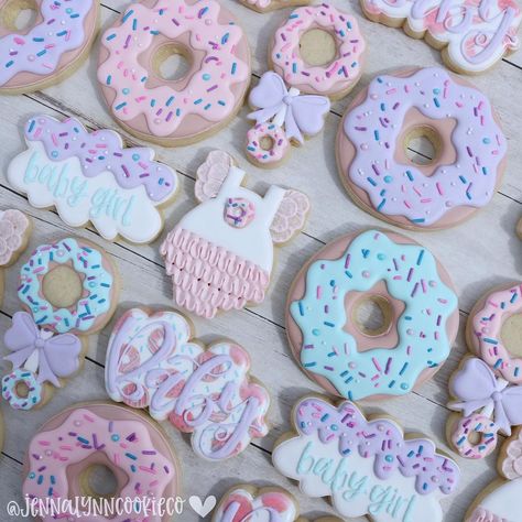 Jenna Lynn Cookie Co. on Instagram: “Sprinkled with love baby shower 🎀🍩💜 . . . #babyshower #babyshowercookies #donuts #donutsofinstagram #donutcookies #babygirl…” Baby Sprinkle Cookies Girl, Sprinkled With Love Cookies, Baby Sprinkle Cookies, Sprinkle Baby Shower Ideas, Donut Sugar Cookies, Cookies Design, Sprinkled With Love, Jenna Lynn