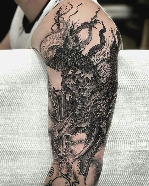 Berserk Tattoos, Nameless King, Dark Souls Tattoo, Dragon Tattoo Ideas, Medieval Tattoo, Knight Tattoo, Soul Tattoo, Tattoo Themes, King Tattoos