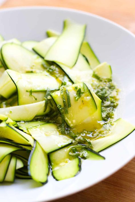 Zucchini Carpaccio Recipe, Vegetable Carpaccio, Zucchini Carpaccio, Healthy 2024, Vegetable Dinner, Carpaccio Recipe, Sliced Zucchini, Traditional Greek Salad, Homemade Vinaigrette