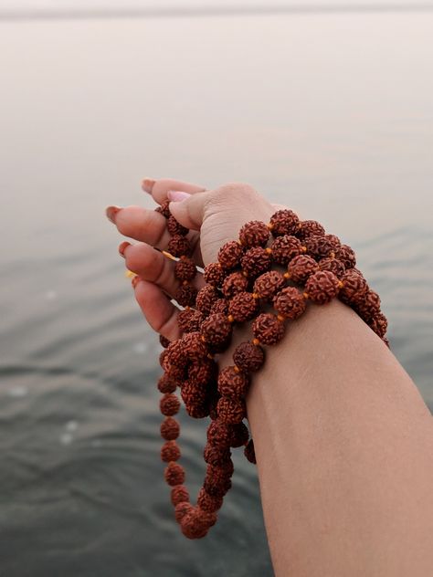 Rudraksha Aesthetic, Sanatana Dharma Aesthetic, Parvati Aesthetic, Rishikesh Photography Ideas, Beauty Of Sanatan Dharma, Mahadev Aesthetic, Hinduism Aesthetic, Rudraksh Mala, Rudra Shiva