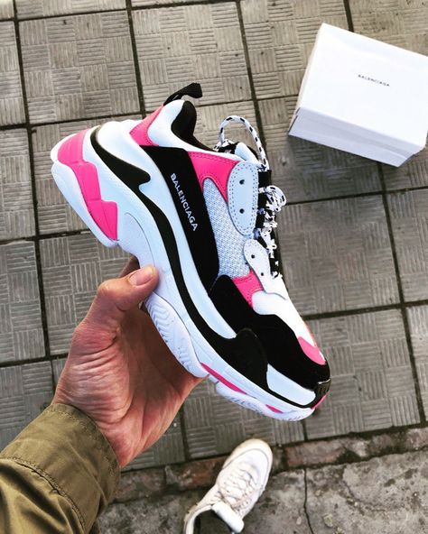 Balenciaga Triple S Sneakers, Pink Balenciaga, Basket Style, Balenciaga Sneakers, Shoe Wishlist, Gareth Pugh, Cute Sneakers, Balenciaga Shoes, Balenciaga Triple S