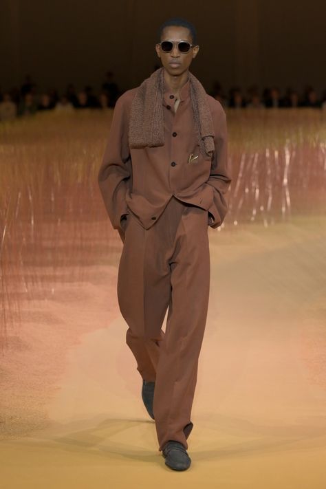 Zegna Spring 2025 Men’s Ready-to-Wear Runway, Fashion Show & Collection Review [PHOTOS] Mens Runway Fashion, Mens Wardrobe, High Fashion Men, High Fashion Runway, Menswear Runway, Mens Holiday, Spring 2025, Show Collection, Mens Fashion Week