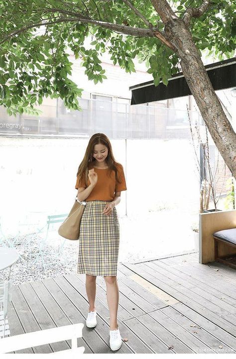 Vacation Spring Outfit Like Korean Fashion Bloggers Celebrity Fashion Outfits, Korean Fashion Outfits, Summer Ideas, Korean Fashion Trends, Outfit Trends, Ulzzang Fashion, Korea Fashion, Inspired Outfits, Korean Street Fashion