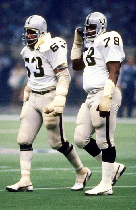 Raiders Players, Raiders Baby, Oakland Raiders Football, Nfl Raiders, Nfl Football Players, Nfl Oakland Raiders, Raiders Football, Raiders Fans, Nfl History