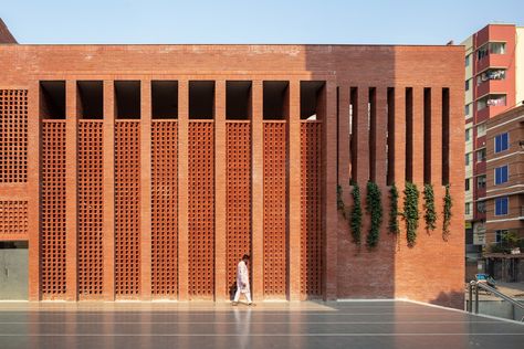 Gallery of Mayor Mohammad Hanif Jame Mosque / Shatotto - 3 Mosque Design, Facade Architecture Design, Mosque Architecture, Brick Architecture, Living Modern, Dhaka Bangladesh, Brick Facade, Architecture Studio, Urban Architecture