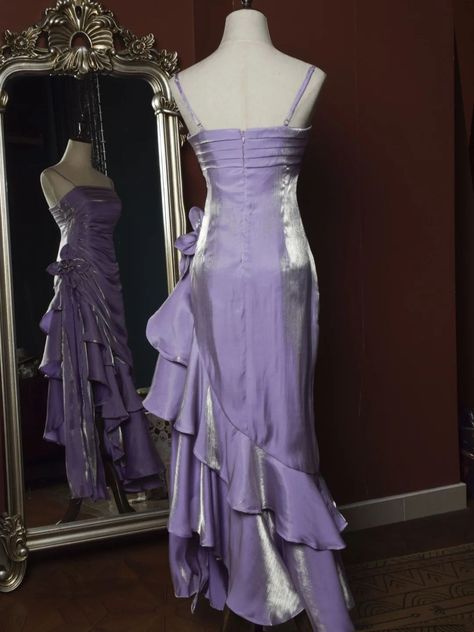 Enchanted Forest Dress Purple, Purple Dress Blonde Hair, Fancy Dresses Purple, Rapunzel Themed Prom Dress, Handmade Prom Dress, Fairy Aesthetic Dress, Purple Formal Outfit, Light Purple Dress Long, Long Hoco Dress