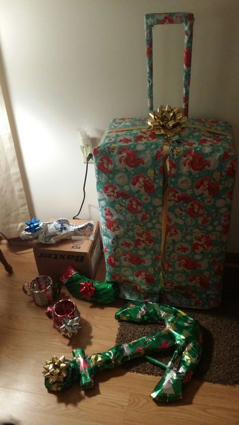 Presents Wrapped As Something Else, Wrapping Gifts As Something Else Funny, Funny Wrapped Gifts, White Elephant Gift Wrapping Ideas, Misleading Gifts, Misleading Gift Wrapping, Wrapping Things Not Even Remotely Close, Funny Gift Wrapping Ideas Hilarious, Fun Gift Wrapping Ideas For Christmas