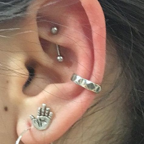 Fake Ear Piercing, Faux Piercing, Fake Conch Piercing, Sterling Silver Ear Cuff, Silver Lace Ear Cuf Silver And Gold Wedding Rings, Fake Ear Piercings, Conch Cuff, Ear Cuff Silver, Conch Piercings, Faux Piercing, Piercing Fake, Cool Ear Piercings, Cool Piercings