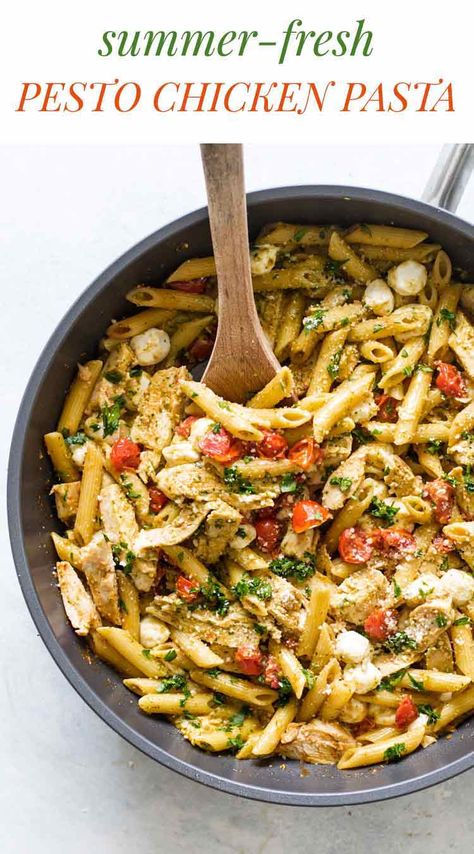 This pesto chicken pasta is a fresh summer dinner made with cherry tomatoes, pesto, mozzarella and tender chicken. It’s an easy 30-minute dinner! Pesto Chicken Pasta Recipes, Fresh Summer Dinner, Pesto Pasta Recipes Chicken, Skinless Chicken Breast Recipes, Pesto Mozzarella, Dinner Quick, Pasta Penne, Pesto Pasta Recipes, Sauce Pasta