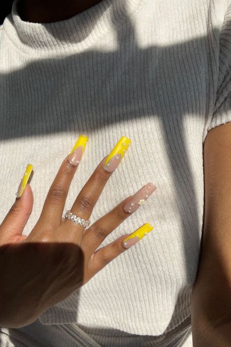 Long square nails with yellow french tip, pearls and flowers Long Yellow Nails, Nails Ideas Yellow, Yellow Nails With Flowers, Nails Design Yellow, Gel X Nails At Home, Yellow Nails Ideas, Yellow Spring Nails, Summer Yellow Nails, Nails Design Summer