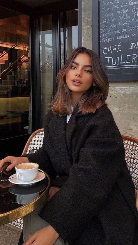 Gorgeous Brown Hair, Rambut Brunette, Hair 4c, Updos For Medium Length Hair, Shoulder Length Hair Cuts, Hairstyles For Medium Length Hair, Haircuts Straight Hair, Medium Length Hair, 4c Hairstyles