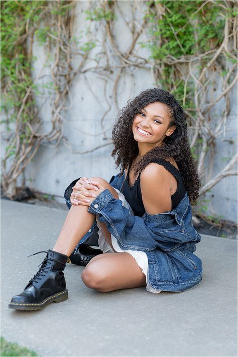 2019 LGP Seniors- A Year in Review Modern Senior Pictures, Senior Portrait Outfits, Senior Photoshoot Poses, Senior Portraits Girl, A Year In Review, Senior Photography Poses, Senior Style, Senior Photo Outfits, Senior Picture Outfits