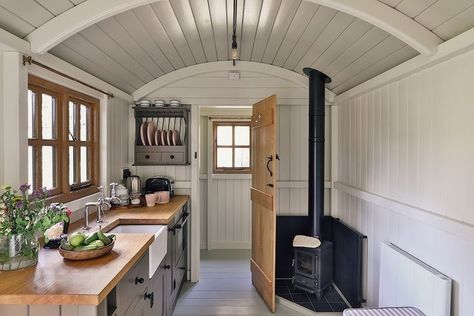 House Art Studio, Shepherds Hut For Sale, Garden Huts, Tiny House Village, Cabin Inspiration, Airstream Renovation, Interior Architecture Drawing, Shed To Tiny House, Office Guest Room