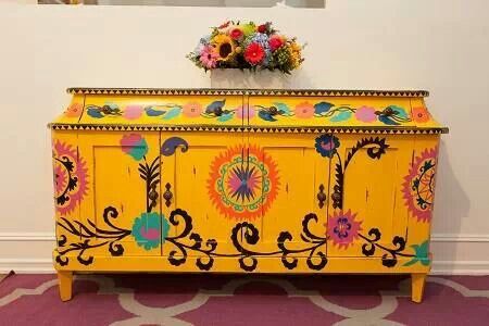 Mexican inspired piece love this yellow for the kitchen table Mexican Furniture, Mexican Home Decor, Mexican Home, Deco Boheme, Mexican Designs, Mexican Decor, Painted Dresser, Painted Chairs, Funky Furniture