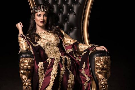 Medieval Times Dinner, Reign Fashion, Medieval Times, Beauty Queen, I Am A Queen, Historical Dresses, Pose Reference Photo, Branding Photos, Beauty Queens