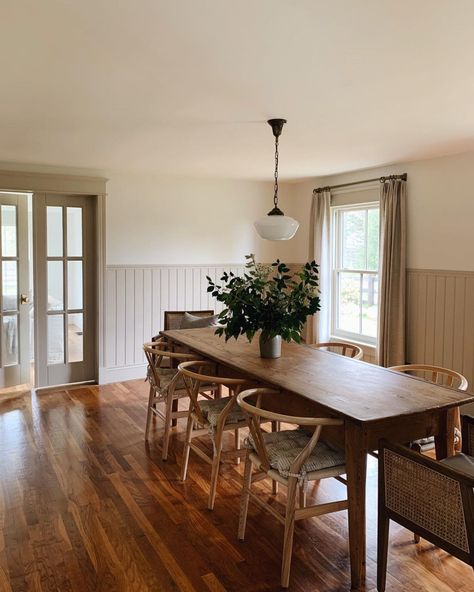 Morgan (@thewhitefarmhouseblog) • Instagram photos and videos Natural Light Dining Room, Cherry Floor Dining Room, Dining Table By Front Door, Dining Room Wooden Floor, Dining Room Cottage, Earthy Dining Room, Family Dining Room, Cozy Dining Room, Small Dining Room