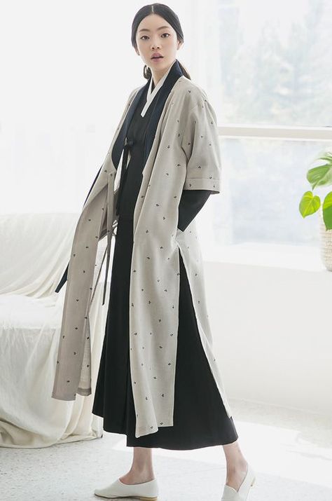 A Modern Witch - Album on Imgur Bombshell Fashion, Moda Kimono, Modern Kimono, Modern Hanbok, Korean Traditional Dress, 일본 패션, Streetwear Mode, Modern Witch, Korean Dress