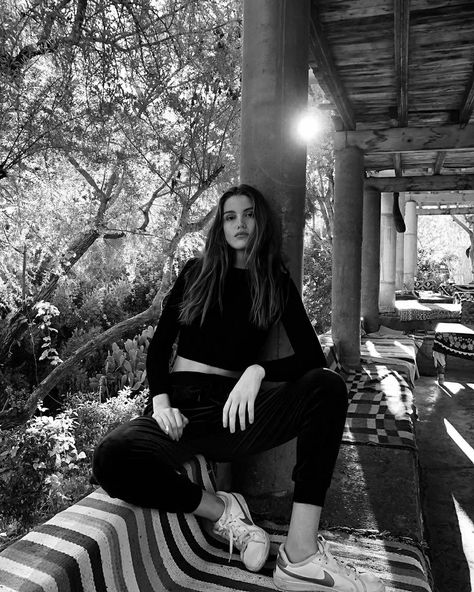 Luna Bijl Luna Bijl, Future Outfit, Aesthetic People, Kaia Gerber, Beauty Secrets, Black Fashion, Street Style, Black And White, On Instagram