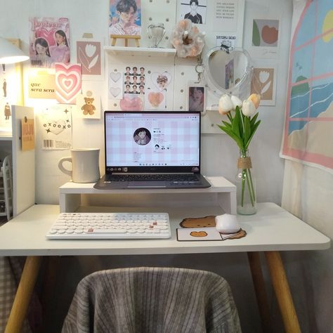 Small Desk Setup, Messy Desk, Study Desk Decor, Aesthetic Life, Desk Shelves, Small Desk, Study Desk, Desk Setup, Safe Space