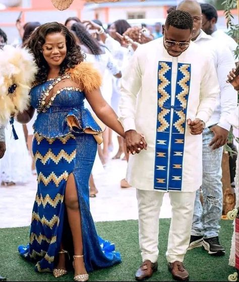 Koito Dresses, Traditional Attire African Couples, Wedding Blue And White, Ghana Traditional Wedding, Couples African Outfits, African Bridal Dress, Naija Wedding, African Traditional Wedding Dress, Kente Dress