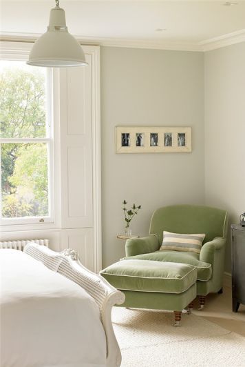 Sage Green Bedroom, غرفة ملابس, Green Rooms, Green Chair, Bedroom Green, Bedroom Colors, Design Case, My New Room, Home Fashion