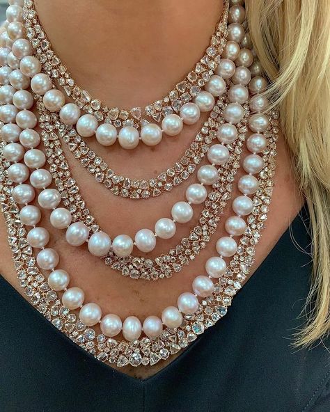 Diana Schade, GIA AJP (@for_the_love_of_gold) • Instagram photos and videos Lorraine Schwartz Jewelry, Ambani Wedding, Lorraine Schwartz, July 15, High Jewelry, Wedding Styles, Wedding Jewelry, Diamond Earrings, Diamond Necklace