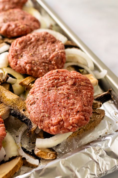 Supper Meat Dishes, One Bake Sheet Meals, Hamburger And Onions Recipe, Meal Ideas Hamburger Meat, Southern One Pot Meals, Autumn Main Dishes, Hamburger Meat And Veggies Recipes, Quick Meals For Groups, Sheet Pan Hamburgers With Onions