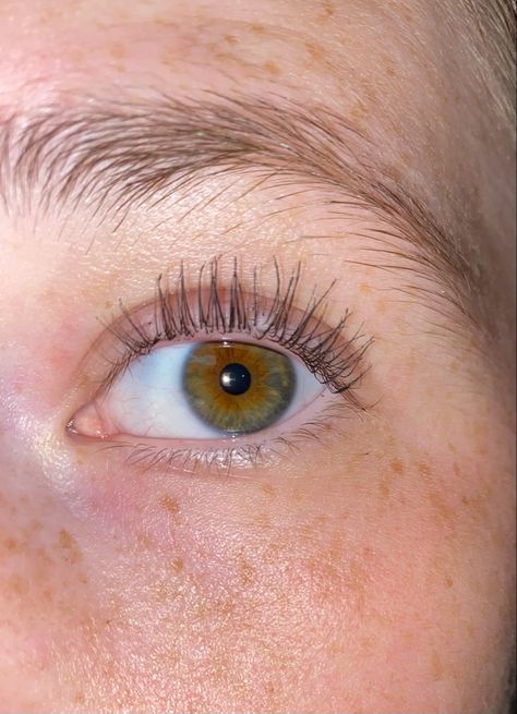 Brown Mascara Green Eyes, Olives Aesthetic, Green Brown Eyes, Brown Eyes Aesthetic, Brown Mascara, Brown Eyes, Green Brown, Green Eyes, Green And Brown