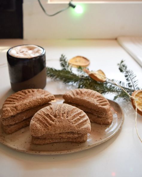 Pueblo Feast Day Cookies – a small life Cherokee Food, Salty Popcorn, Native American Food, Native Foods, American Desserts, Eat Cookies, Big Cookie, Cookies Ingredients, Favorite Cookies