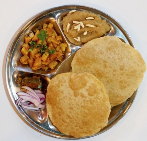 Photo Puri Recipes, Naan Recipe, Indian Breakfast, Gujarati Recipes, Pakistani Food, Whole 30 Recipes, Special Recipes, Canning Recipes, Ghee