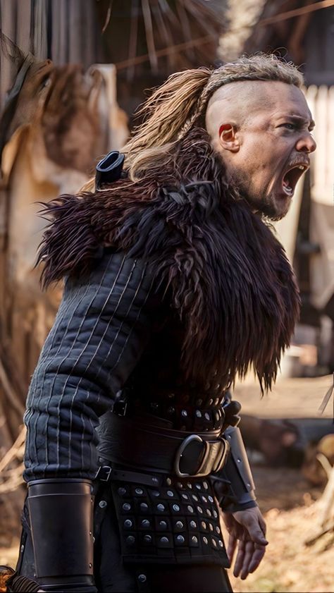 The Last Kingdom Uhtred, Last Kingdom Uhtred, Medieval Tv Shows, The Last Kingdom Series, Uhtred Of Bebbanburg, Daniel In The Lion's Den, Viking Aesthetic, Viking Images, Alexander Dreymon