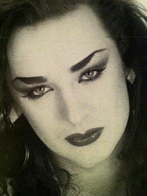 Boy George 80s, Karma Chameleon, 80s Makeup, Secret Diary, Culture Club, Boy George, Samurai Art, Stunning Eyes, Many Faces