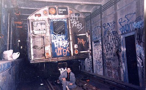 NYC GRAFFITI SUBWAY TRAIN LAY UP By the reason season (Flickr) Nyc Graffiti Art, Cultura Hip Hop, Nyc Train, Ny Subway, Train Graffiti, Nyc Graffiti, Nyc History, New York Subway, Subway Train