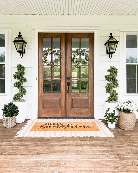 Spiral Topiary, Summer Front Porch Ideas, Front Door Planters, Double Door Entryway, Summer Front Porch Decor, House Front Porch, Summer Front Porches, Ashley Home, Front Garden Design