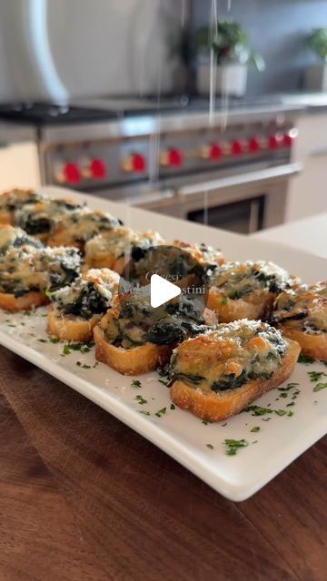 Veggie Crostini Appetizers, Easy Plant Based Appetizers, Cheesy Veggie Crostini, Crostini Toppings, Italian Breadcrumbs, Plant Based Cheese, Bite Size Food, Appetizers Easy Finger Food, Spinach And Cheese