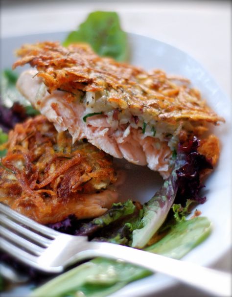 Potato Crusted Salmon, Encrusted Salmon, Crusted Salmon Recipes, Salmon Filets, Seafood Entrees, Crusted Salmon, Think Food, Cuisine Recipes, Balsamic Vinaigrette