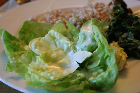 Coconut Vinaigrette, Salad Dressing Creamy, Easy Vegan Salad, Coconut Salad, Vegan Salad Dressing Recipes, Vinaigrette Dressing Recipe, Vegan Salad Dressing, Butter Lettuce, Perfect Salad