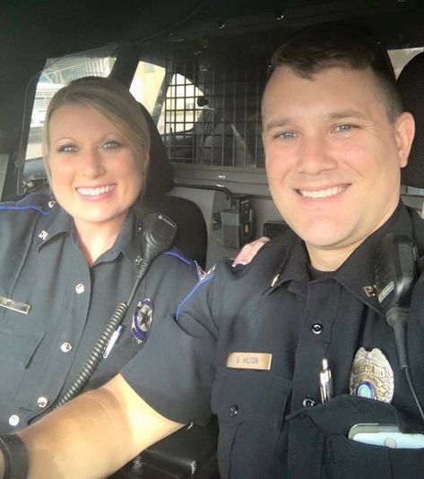 viral photo of husband and wife cops Going Viral, 22 Words, Stay Young, Police Officers, Yoga Benefits, Epic Fails, Funny Fails, Super Funny, Law Enforcement