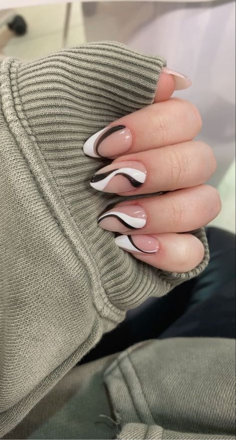 Black And White Homecoming Nails, Black And White Oval Nail Designs, Black And White Swirly Nails, Black And White Aesthetic Nails, Black And White Nails Aesthetic, Sienna Nails, Black And White Abstract Nails, Trendy Black And White Nails, White Aesthetic Nails